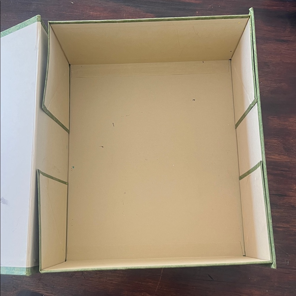 Medium Gucci Box - Picture 5 of 5